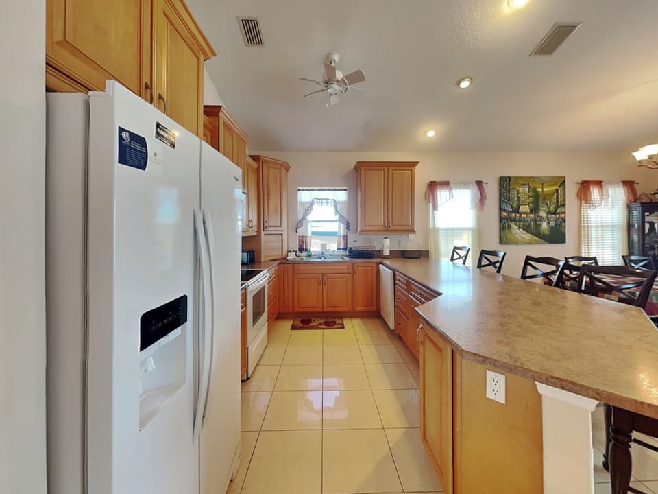 House (4 Bedrooms) | Property amenity