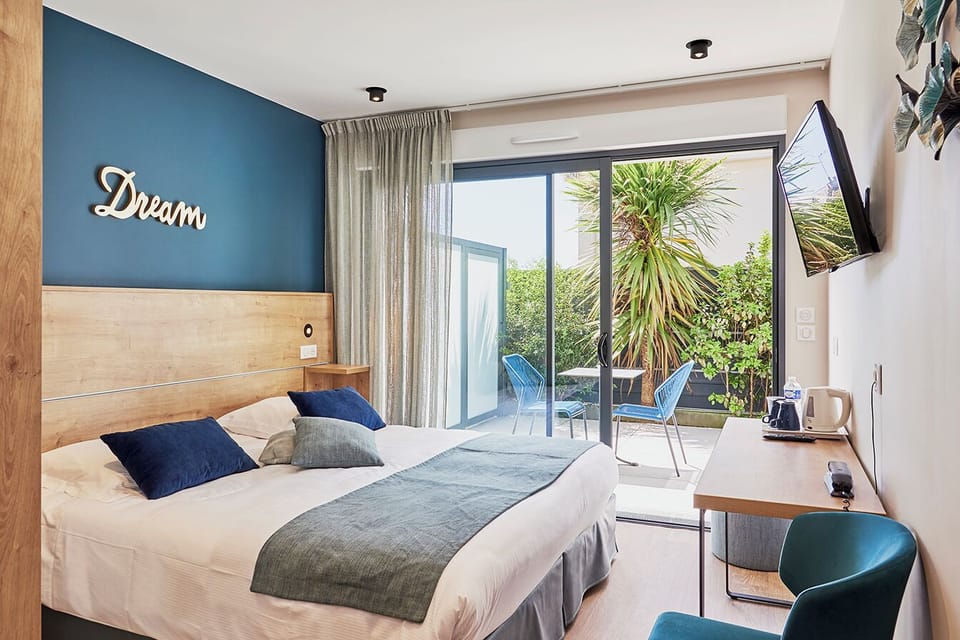 Standard Double Room, 1 Queen Bed, Garden View, Garden Area (1) | Soundproofing, free WiFi, bed sheets