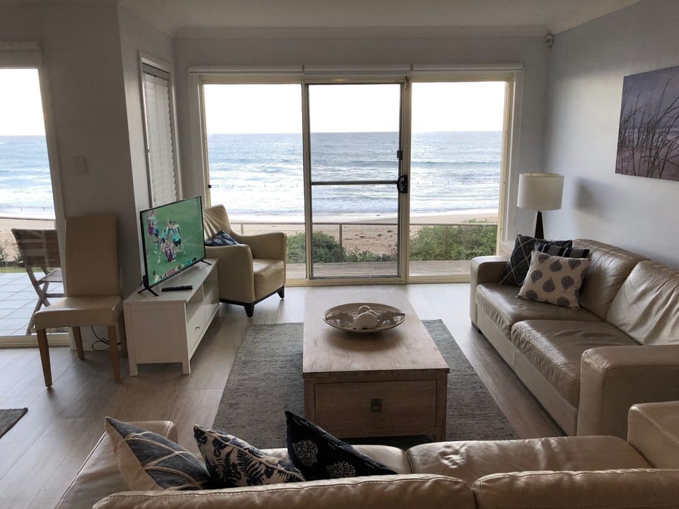 Lounge Area looking out to beach
