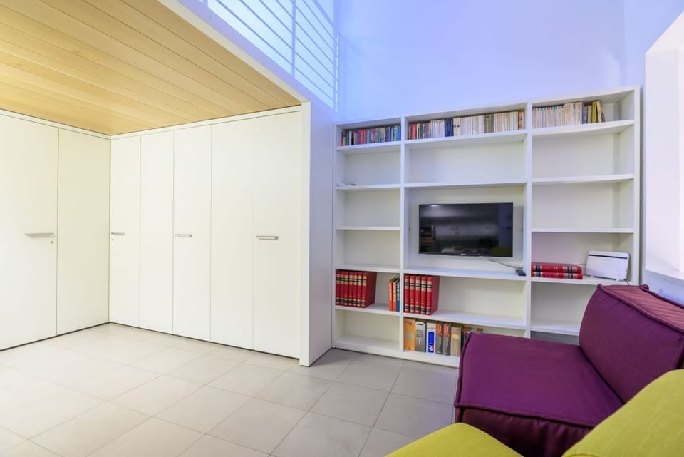 Duplex, 1 Bedroom | Television