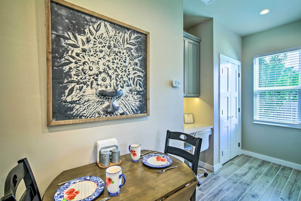 Dining Area | Dishware & Flatware