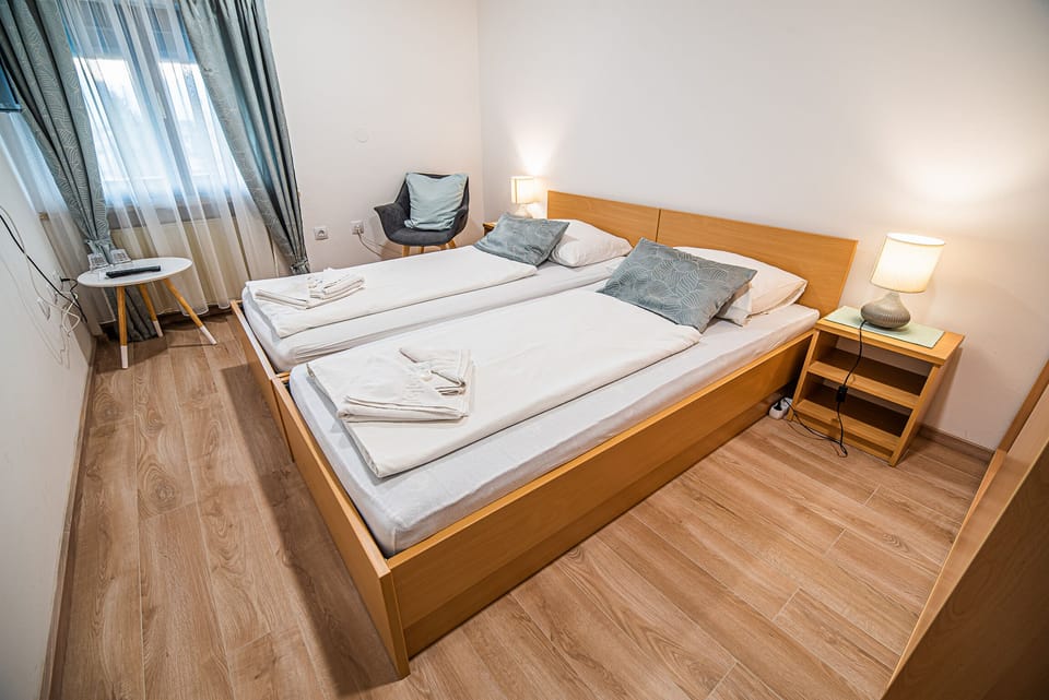Twin Room (Twin room) | 14 bedrooms, minibar, soundproofing, WiFi (free)