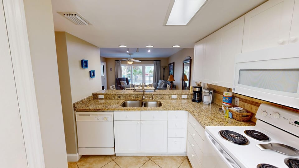 Condo, 2 Bedrooms | Private kitchen | Coffee/tea maker, fridge, toaster