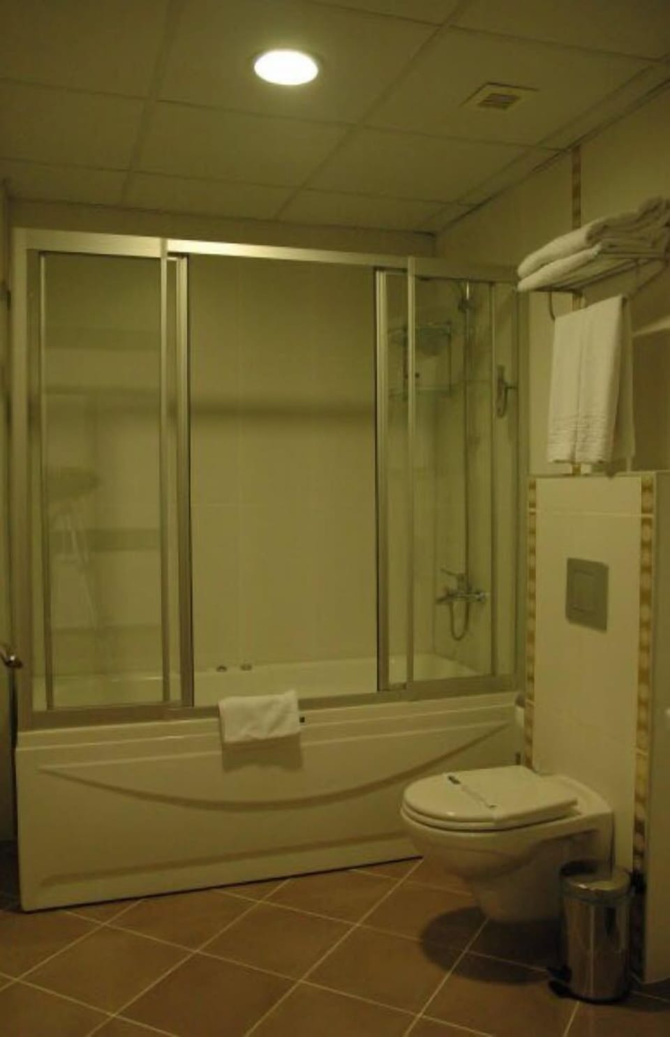 Rainfall showerhead, free toiletries, hair dryer, bathrobes