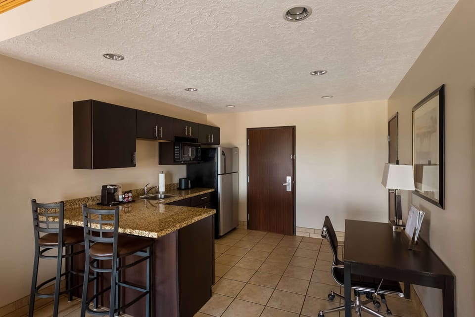 Suite, Multiple Beds, Non Smoking, Kitchenette | Hypo-allergenic bedding, desk, laptop workspace, blackout drapes