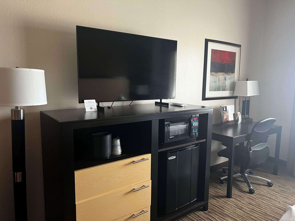 Standard Room, 2 Queen Beds, Non Smoking, Refrigerator & Microwave (Pet Friendly) | Hypo-allergenic bedding, desk, laptop workspace, blackout drapes