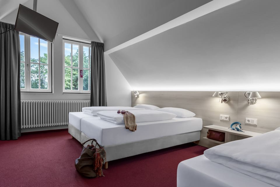 Family Room | Room amenity