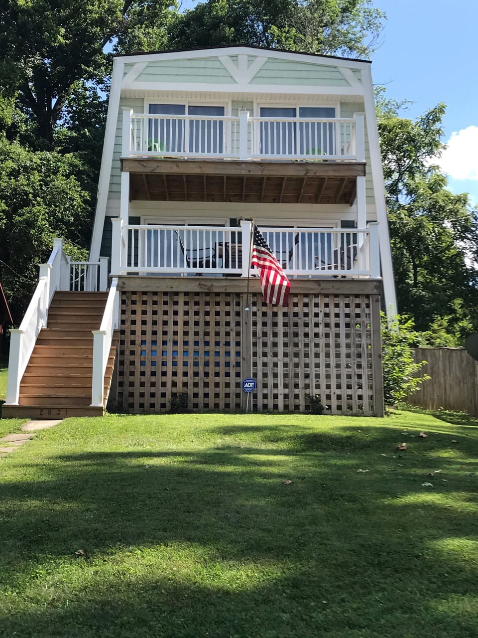 Completely renovated comfy cozy cottage on Claytor Lake