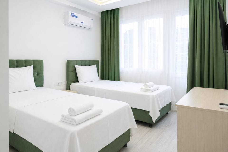 Standard Twin Room | Desk, WiFi (free)