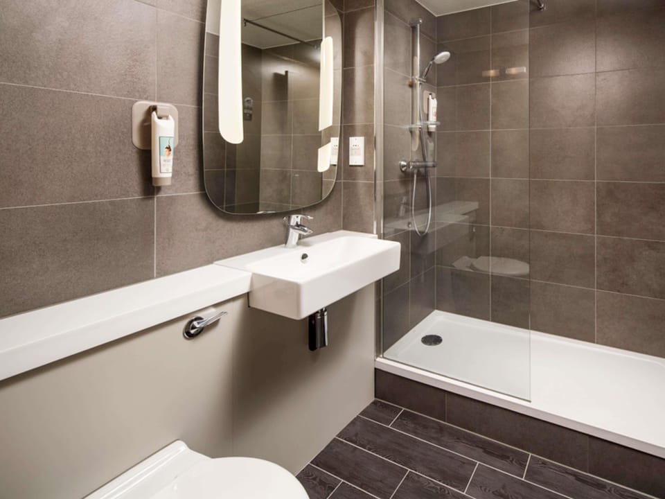 Memory foam beds, desk, blackout drapes, free WiFi