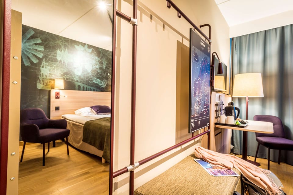 Family Room | In-room safe, desk, blackout drapes, iron/ironing board