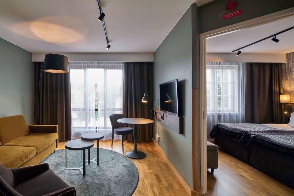 Junior Suite | Desk, iron/ironing board, free WiFi, bed sheets