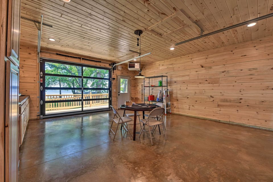 Garage Game Area