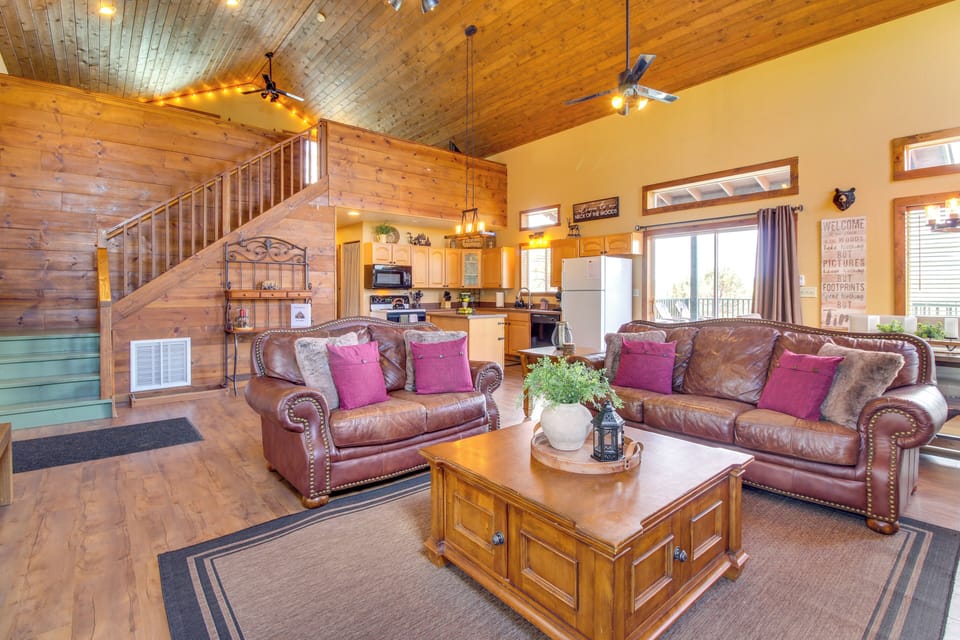 Living Room | Free WiFi