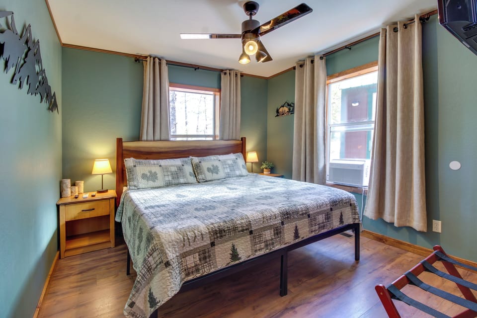Bedroom 1 | King Bed | Linens Provided