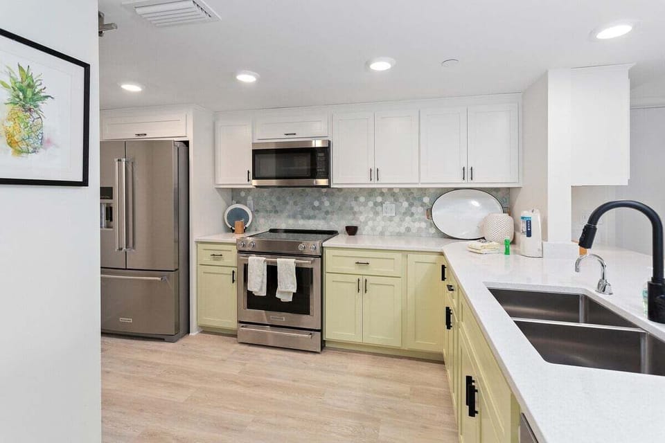 North Breakers 212 - Kitchen with stainless appliances