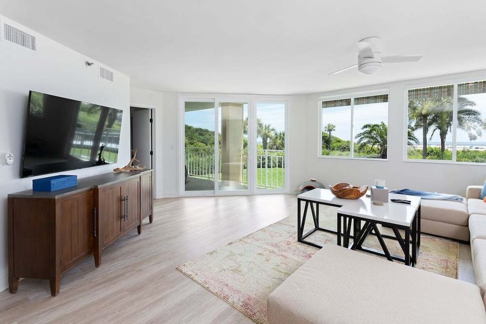 North Breakers 212 - Living Space with Oceanviews