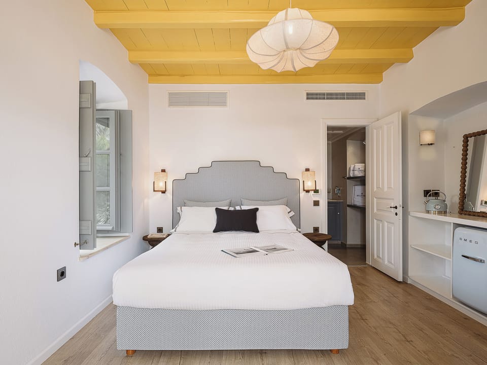 Double Room, Sea View | 1 bedroom, premium bedding, in-room safe, blackout drapes