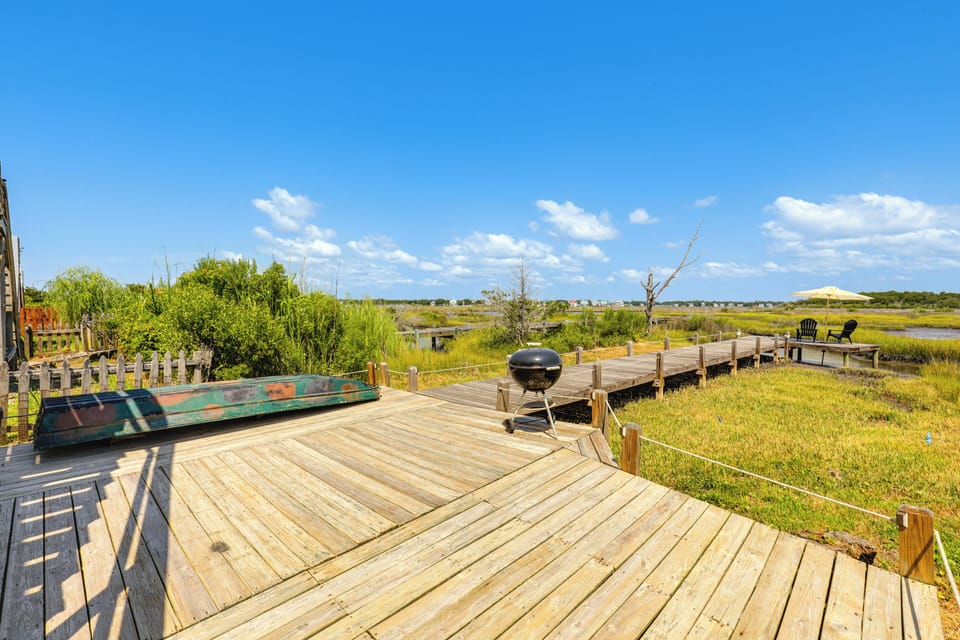 Fishing Pier | Charcoal Grill | Outdoor Seating