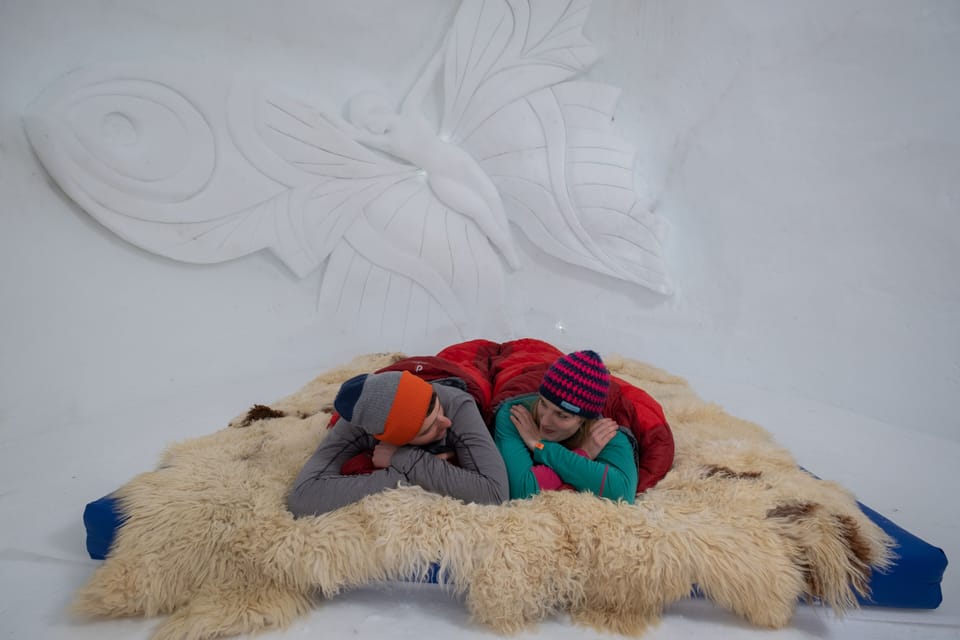 Iglu for 2 | Individually decorated, bed sheets