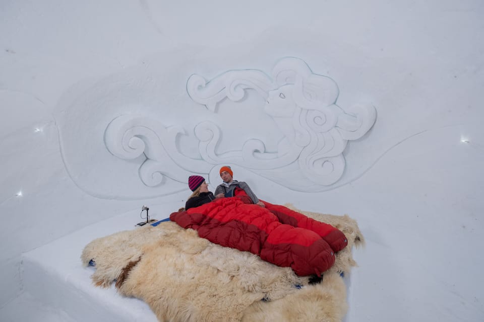 Iglu for 2 | Individually decorated, bed sheets