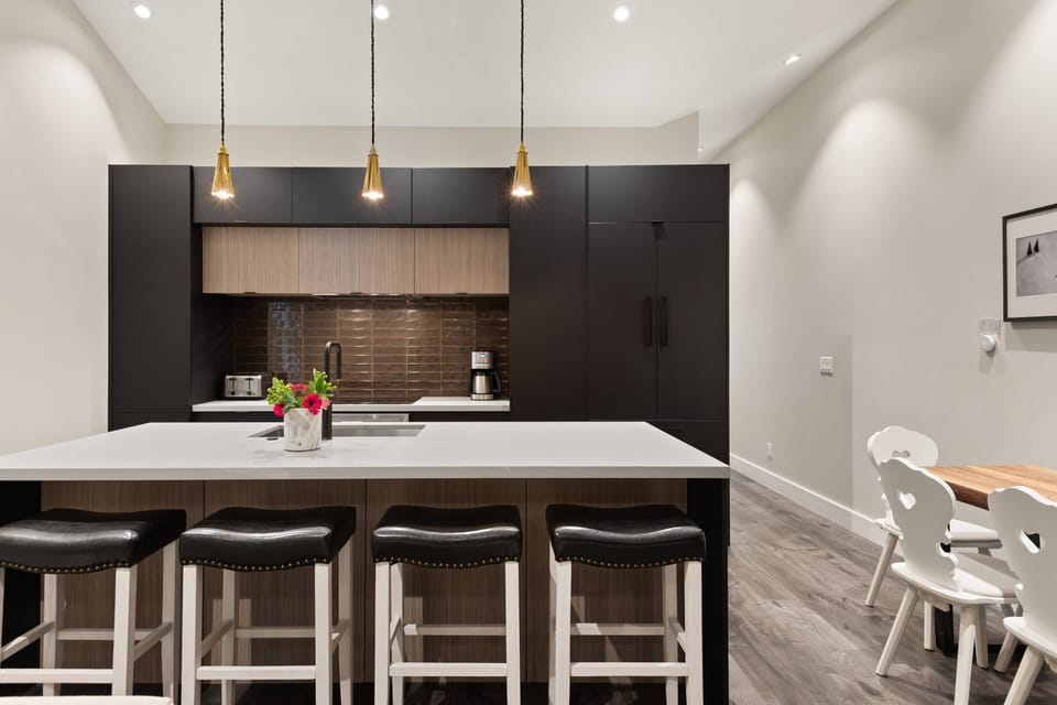 The breakfast bar is a great spot for catching up on plans for the day's adventures!