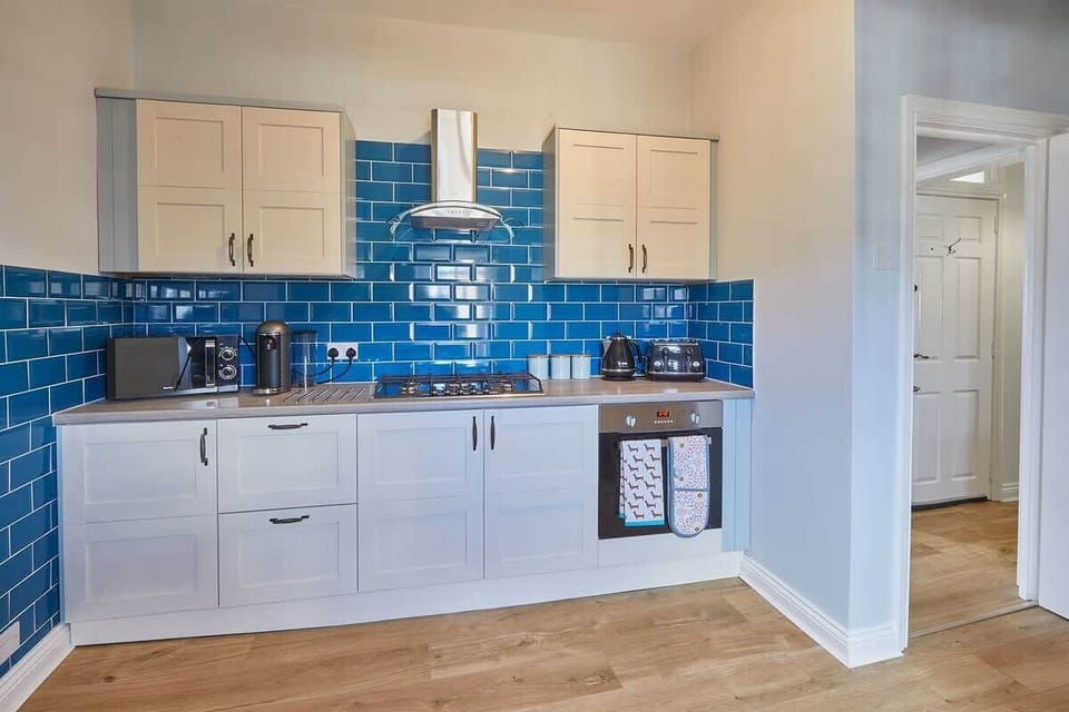 Emerald Hideaway, Saltburn-by-the-Sea - Host & Stay