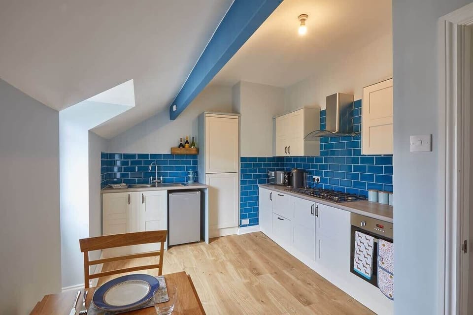 Emerald Hideaway, Saltburn-by-the-Sea - Host & Stay