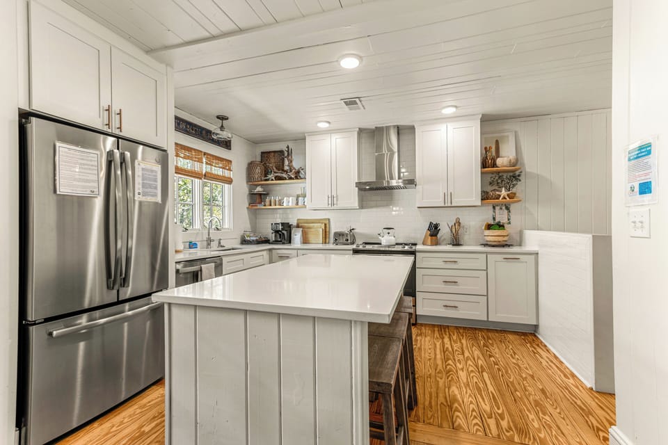 Kitchen
(Top Floor)