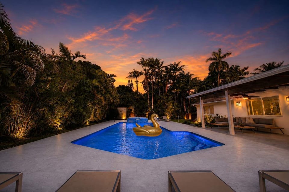 Outdoor vibes by saltwater pool