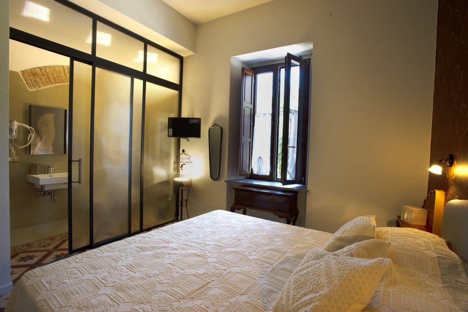 Egyptian cotton sheets, premium bedding, down comforters