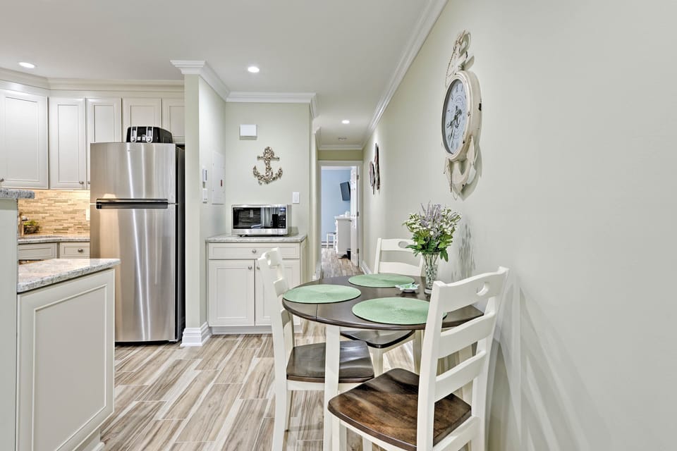 Dining Area | Dishware & Flatware