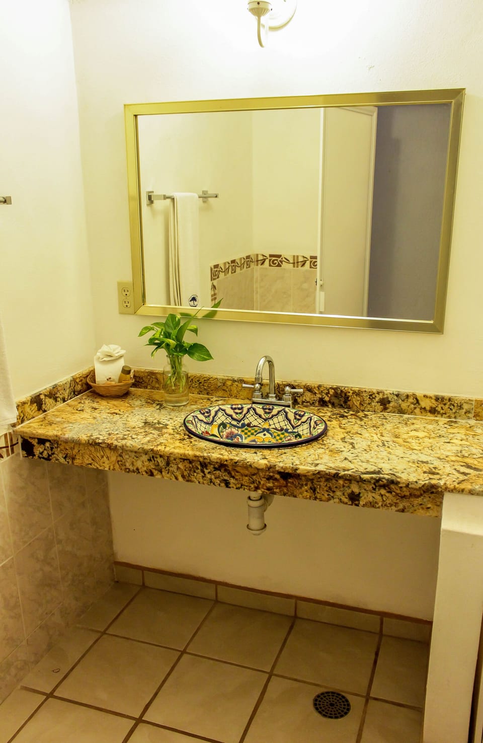 Suite, 2 Double Beds | Bathroom | Shower, free toiletries, hair dryer (on request), towels