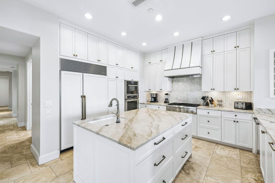 Chef's Kitchen - Offering Stainless Steel Appliances