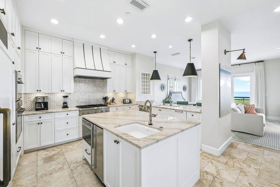 Spacious & Fully Equipped Chef's Kitchen