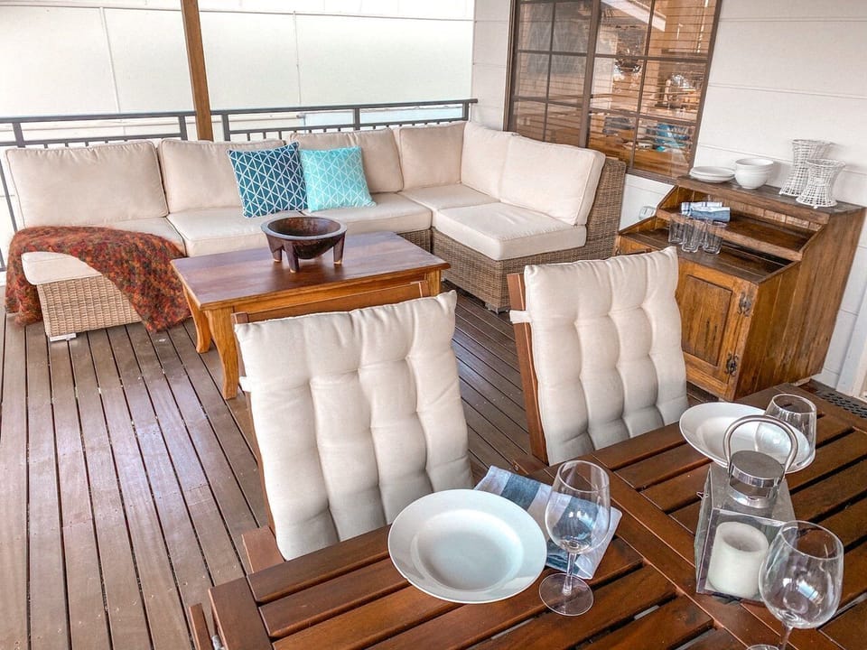 Bartletts By The Ocean - beachfront elegance