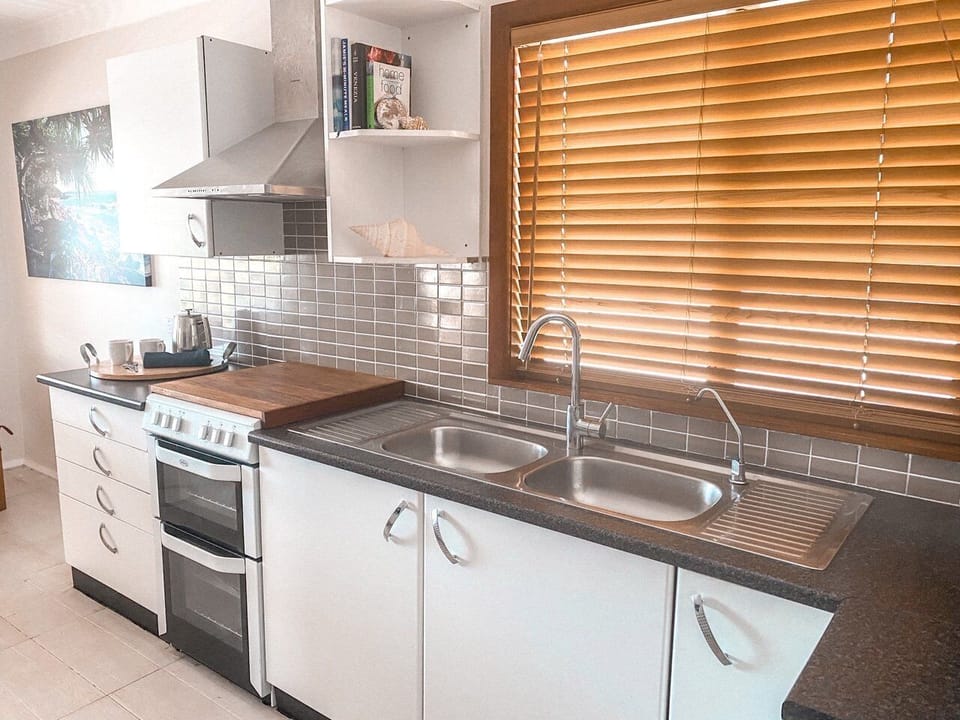 Bartletts By The Ocean - beachfront elegance