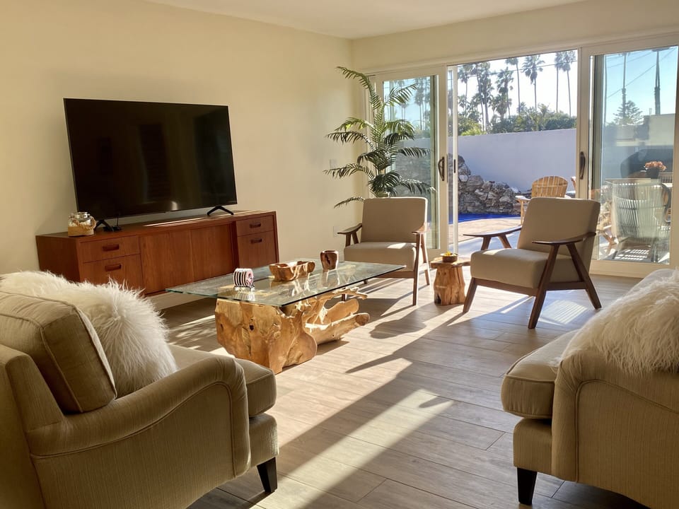 Living Room - sliding glass doors open to outdoor private patio and pool