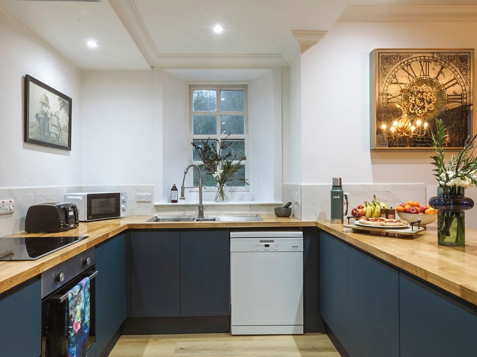 Double bedroom | The Royal Castle Apartment - Dunskey Estate, Portpatrick, near Stranraer