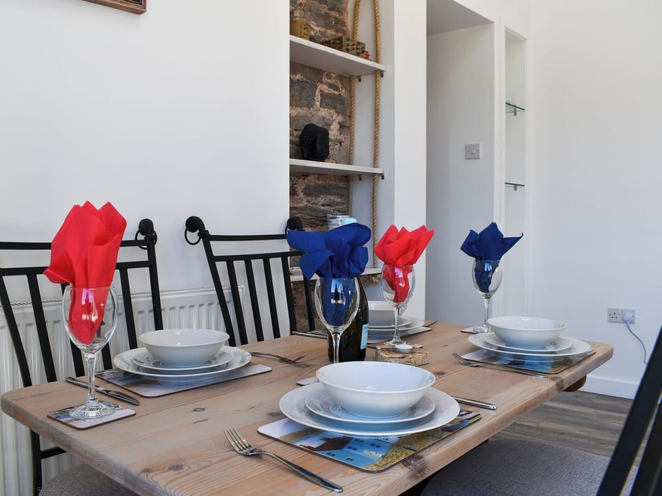 Living room/dining room | Apple Barn Cottage, Brixham