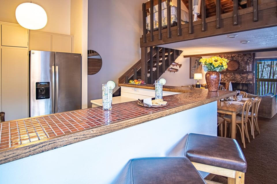 Seating Around the Kitchen