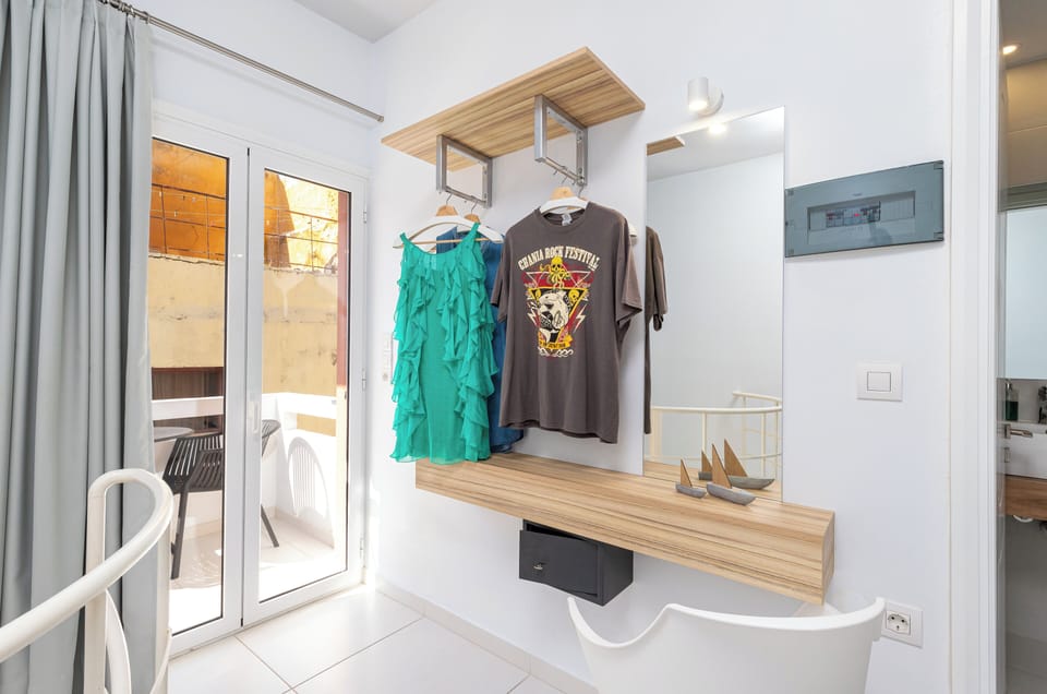 Junior Suite Split Level with Balcony | Egyptian cotton sheets, premium bedding, memory foam beds, in-room safe