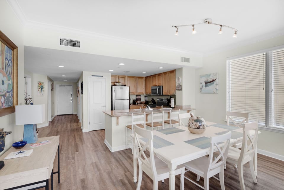 Dining room table plus eat-in bar seating