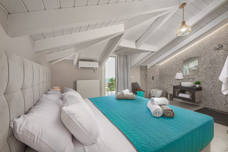 Luxury Villa | 5 bedrooms, premium bedding, pillowtop beds, in-room safe