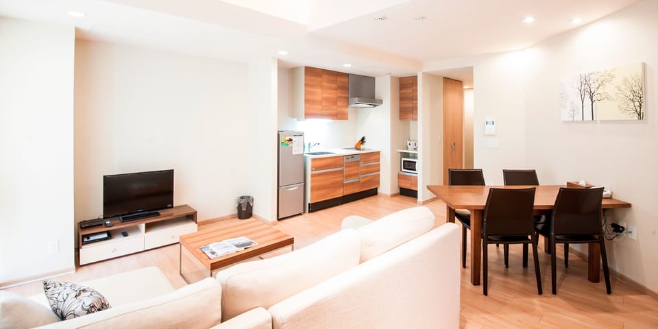 Standard 1 Bedroom (1 Double Bed or 2 Single Bed) | Free cribs/infant beds, free WiFi, bed sheets
