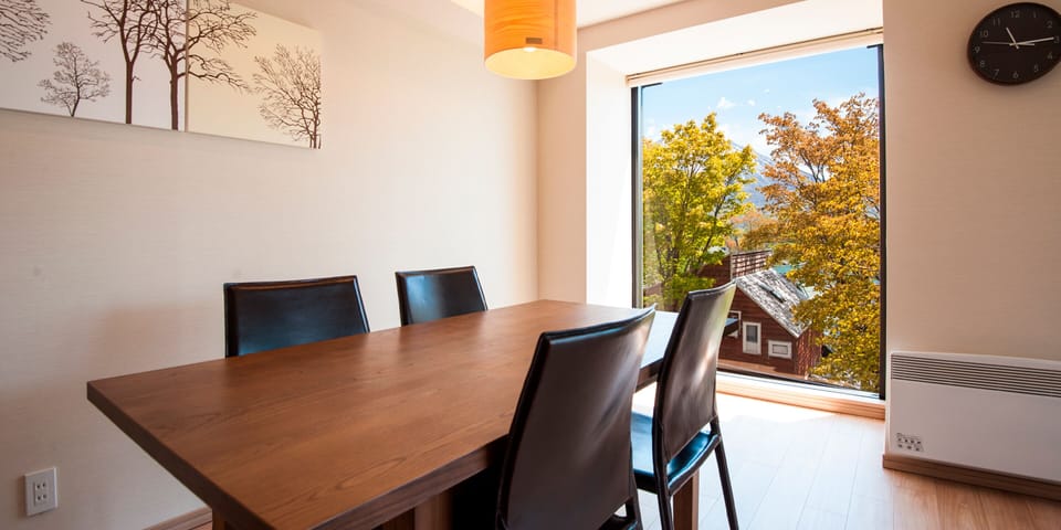 Premium 2 Bedroom (2 Double Bed or 4 Single Bed) | Free cribs/infant beds, free WiFi, bed sheets