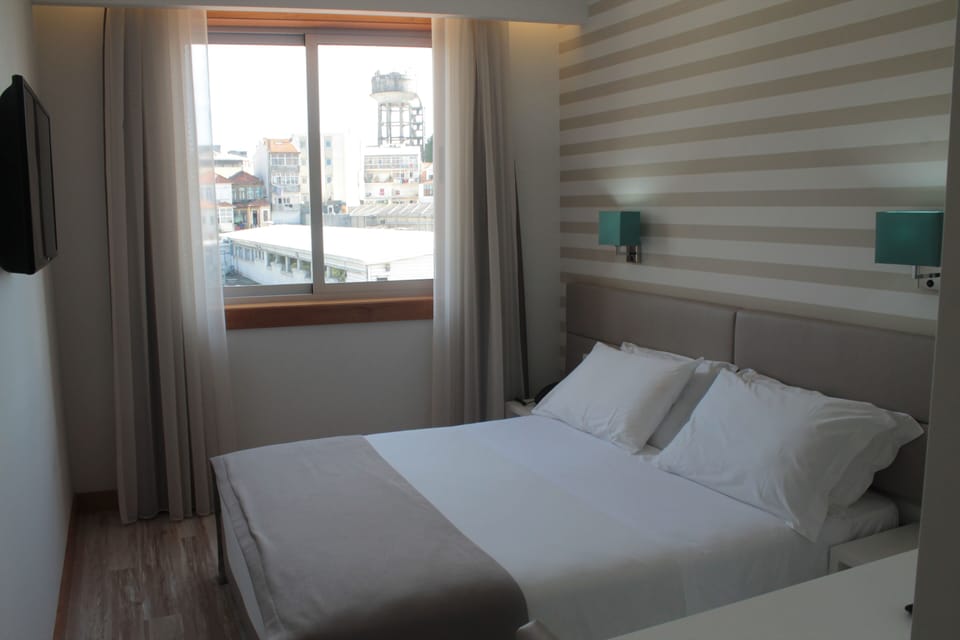 Double Room | Desk, soundproofing, free WiFi, bed sheets