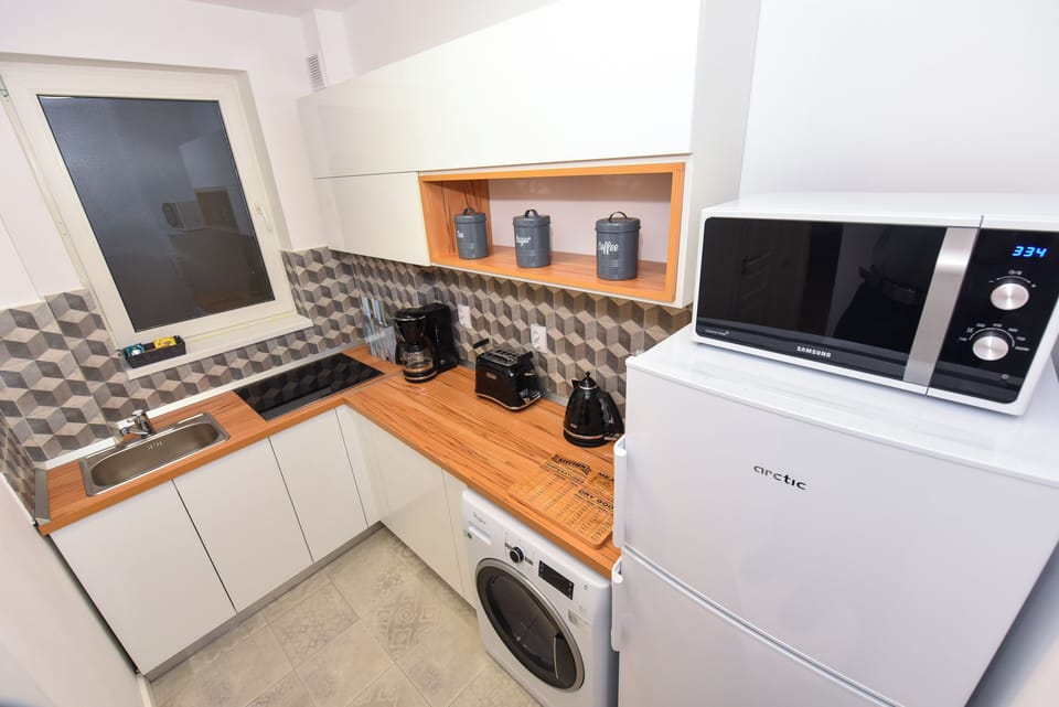 Apartment, 1 Bedroom, City View | Interior