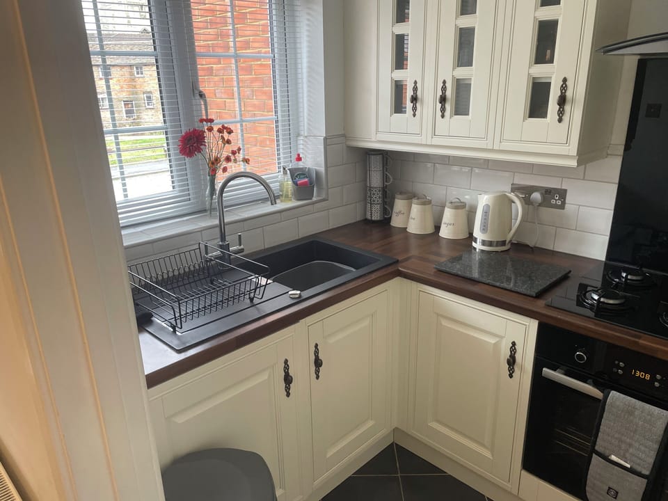 House, 2 Bedrooms, River View | Private kitchen | Fridge, microwave, electric kettle, highchair