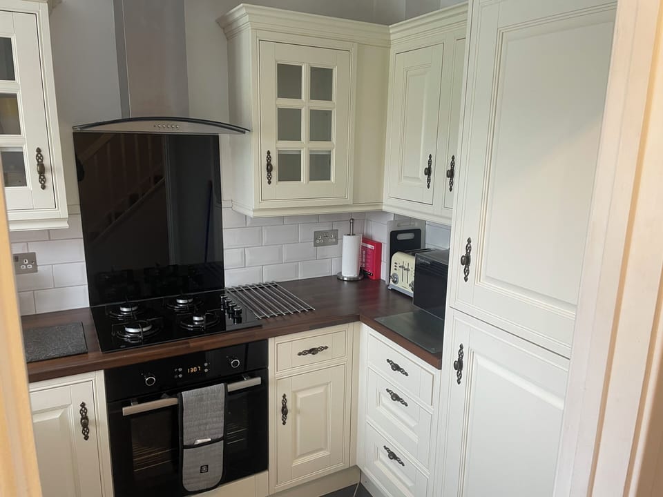 House, 2 Bedrooms, River View | Private kitchen | Fridge, microwave, electric kettle, highchair